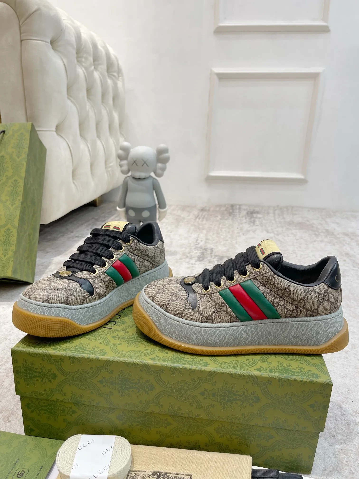 👟👟Ex-factory price 660👟👟Gucci's latest chubby thick-soled dirty shoes~~couple casual shoes, 6cm height-increasing shoes~~ The upper is stained cowhide stitched with classic double G cloth fabric, the terry cloth is delicate and sweat-absorbent and breathable, the foot pad is integrated with latex injection molding, 6cm thick T👟👟Ex-factory price U two-color sole✅ 35-40